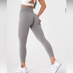 Nvgtn seamless light grey leggings